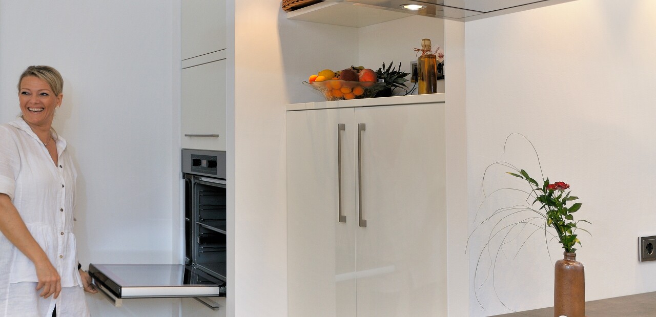 Wird in Ihrer neuen Küche schon wieder gut gekocht? Wird in Ihrer neuen Küche schon wieder gut gekocht?